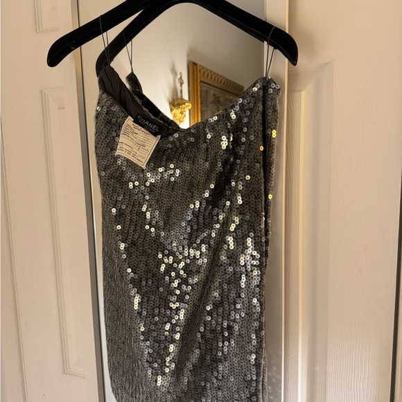 ‘94 F/W CHANEL Grey sequined skirt suit with lace collar. - Picture 12 of 15
